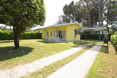 Bungalow mit Privatgarten und Klimaanlage