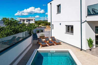 Komfortable Villa Val in Šibenik mit privatem