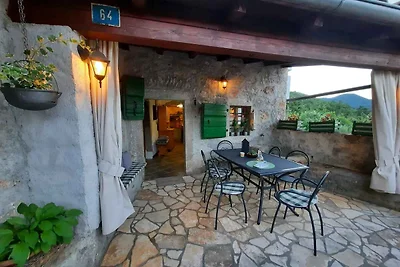 Ferienhaus mit Meerblick und Pool