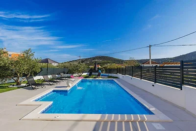 Traumhafte Villa in Vinišće mit eigenem Pool 