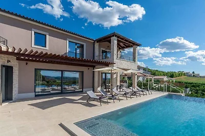 Villa mit Klimaanlage und Pool