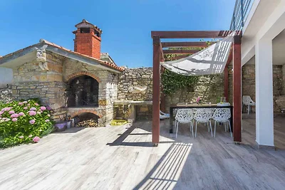 Villa mit Pool für bis zu 10 Personen in Rovi