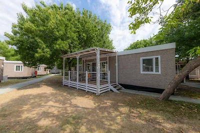 Mobilehome mit Parkplatz und Klimaanlage