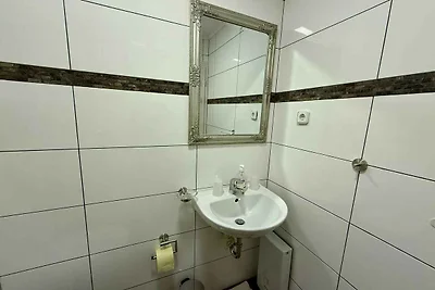 Studio modern mit Balkon