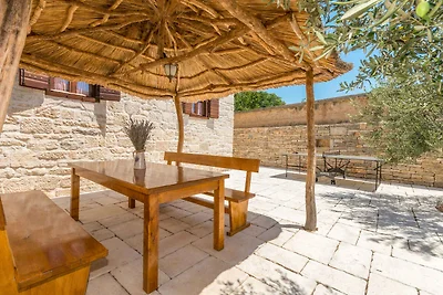 Ferienhaus mit Pool und Klimaanlage
