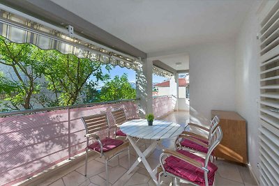 Ferienwohnung mit Garten und Klimaanlage