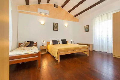 Ferienhaus mit Garten und SAT-TV