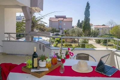 Ferienwohnung mit Terrasse, Aussenpool und