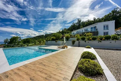 Villa mit Meerblick und Sauna