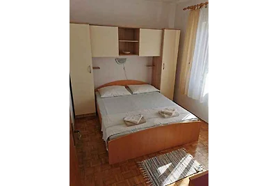 Gemütliche Ferienwohnung Ines in Novalja auf 