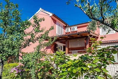 Studio mit 12 qm Terrasse in Zentrumsnähe