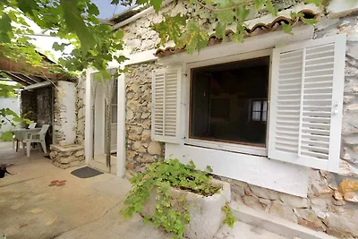 Studio mit TV und Terrasse
