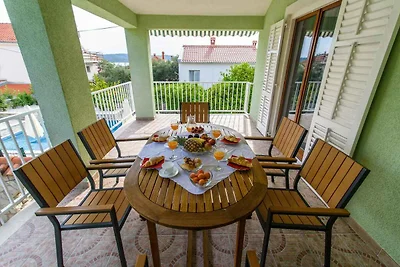 Ferienwohnung mit Balkon und Pool