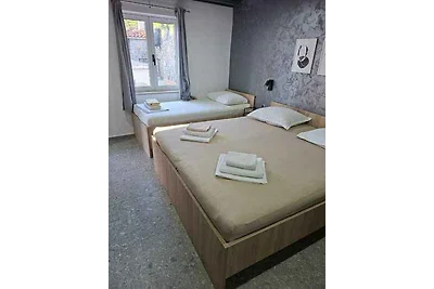 Ferienhaus mit Terrasse, Grill und Internet