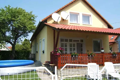 Ferienhaus mit Pool, Internet und Klimaanlage