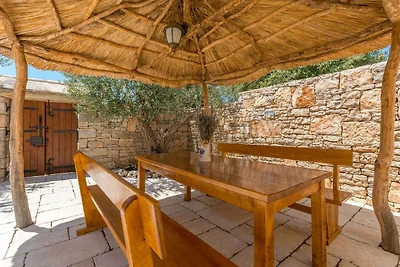 Ferienhaus mit Pool und Klimaanlage
