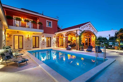 Elegante Villa Pamaroka in Šibenik mit privat