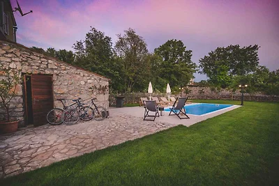 Villa mit Pool und Klimaanlage