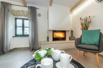 Renoviertes Steinhaus mit Whirlpool in