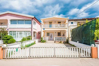 Ferienwohnung mit Klimaanlage und Balkon