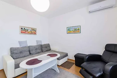 Ferienwohnung mit Terrasse und Klimaanlage