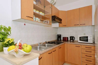 Ferienwohnung mit Terrasse, 10 m vom Meer