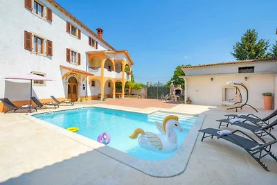 Ferienhaus mit Privatpool und Sauna