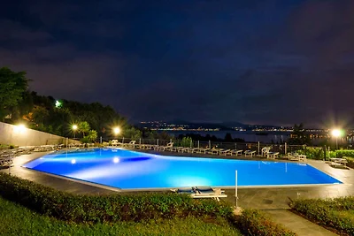 Ferienwohnung mit Balkon und Seeblick