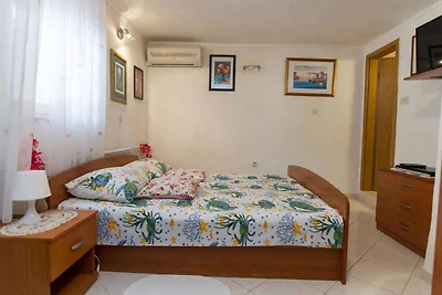 Ferienwohnung mit Terrasse und Klimaanlage