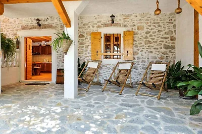 Komfortables Ferienhaus Lupe in Sukošan mit G