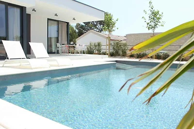 Ferienhaus mit Klimaanlage und Pool