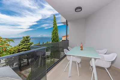 Ferienwohnung mit Meerblick und Pool