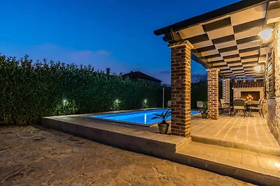 Komfortable Ferienwohnung Sandra in Sukošan m