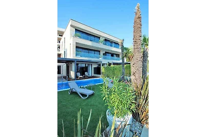 Ferienwohnung mit Terrasse und Aussenpool