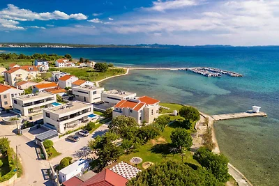 Modernes Erdgeschoss-Apartment Batela mit Mee