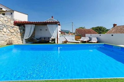 Ferienhaus mit Klimaanlage und Aussenpool
