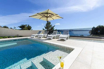 Ferienhaus mit Aussenpool