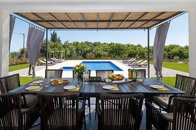 Villa mit Klimaanlage und Pool