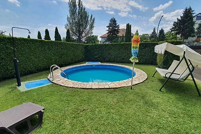 Ferienwohnung mit Pool und Internet