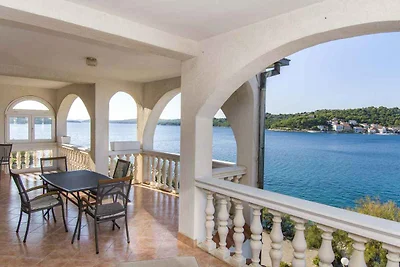 Charmante Ferienwohnung Ive in Tisno auf der 