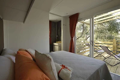 Mobilehome mit Terrasse mit Seeblick, Pool un