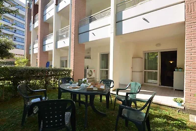 Ferienwohnung mit Garten und Klimaanlage