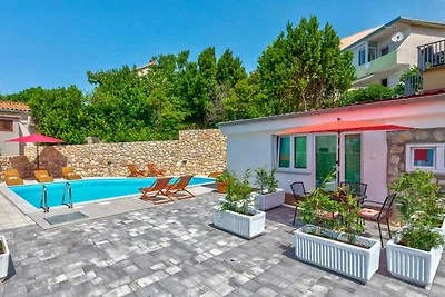 Ferienwohnung mit Pool, Grill und Klimaanlage