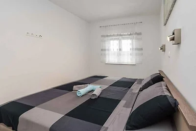 Ferienwohnung mit Klimaanlage und Balkon