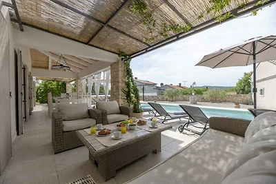 Ferienhaus mit Klimaanlage und Pool