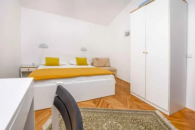 Ferienwohnung mit Balkon und Grill