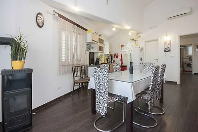 Ferienwohnung mit Terrasse und Klimaanlage