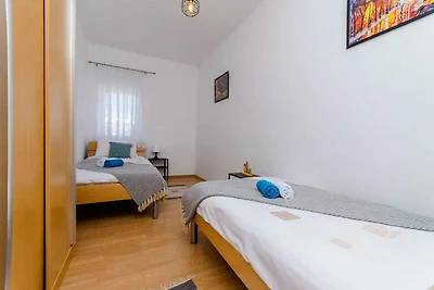 Appartamento Vacanza con famiglia Okrug Gornji
