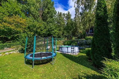 Ferienhaus mit Whirlpool und Garten