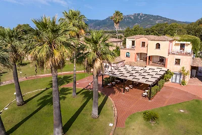 Studio mit Schwimmbad, in Meernähe